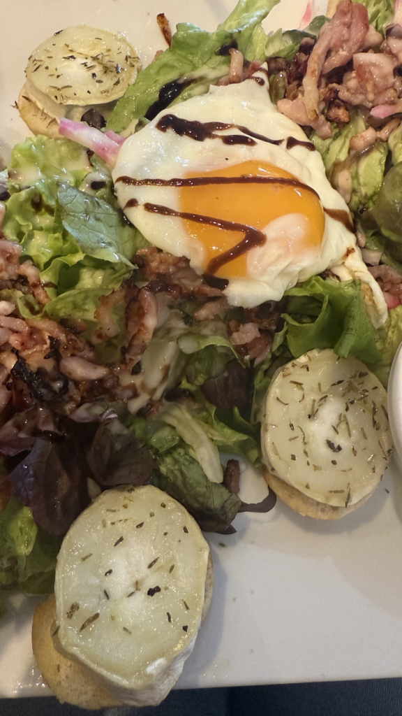 Salade chèvre chaud